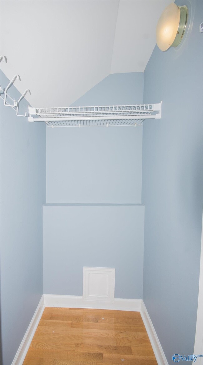 Building Photo - 104 Lancaster Ct SW