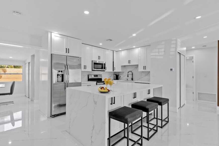 Building Photo - 871 NW 23rd Terrace