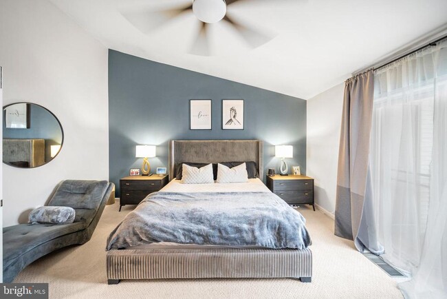 Building Photo - 2609 Campus Way N