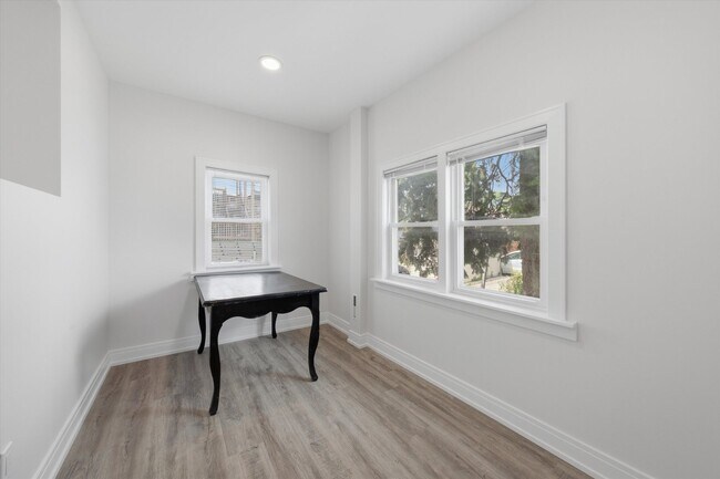 Building Photo - 3244 W 62nd Pl