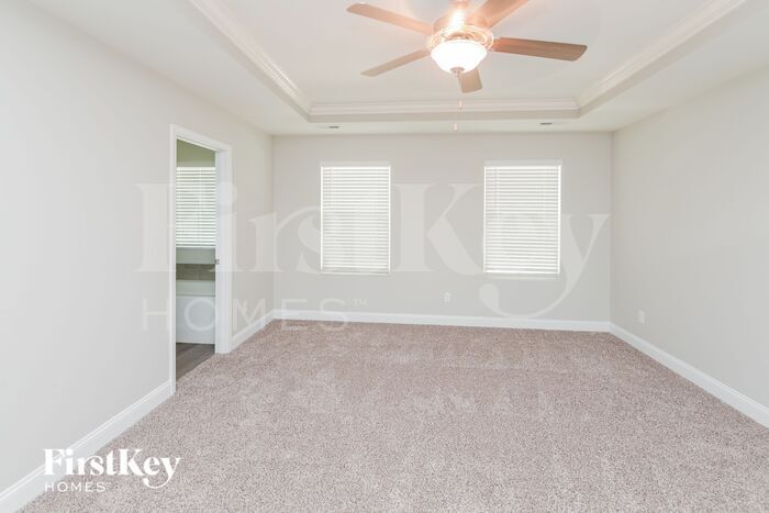 Building Photo - 9131 Marion Oaks Dr