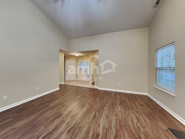 Building Photo - 11 Fillmore Way