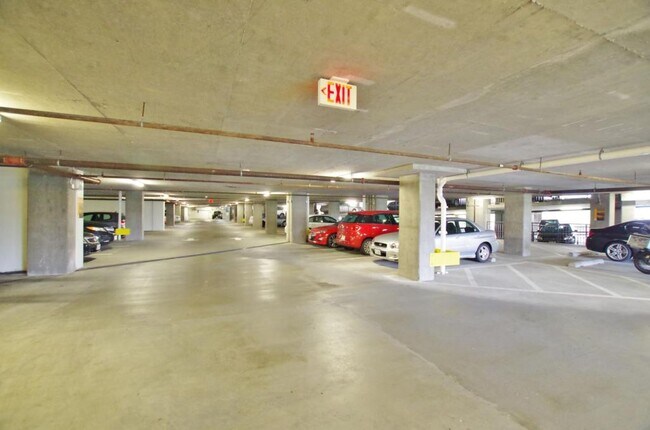 Building Photo - 2451 Midtown Ave