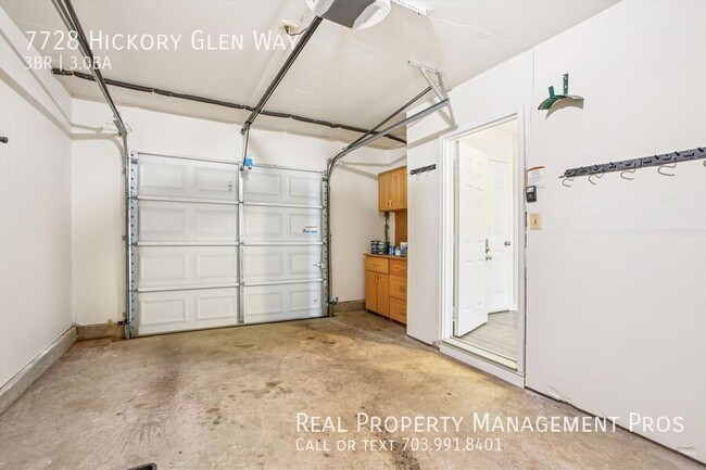 Building Photo - 7728 Hickory Glen Way