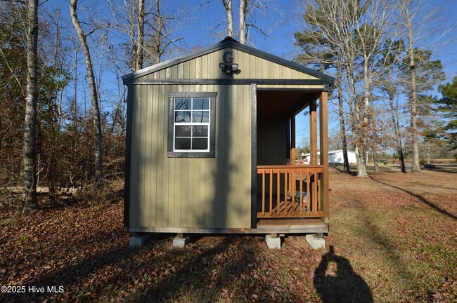 Building Photo - 1527 Catherine Lake Rd