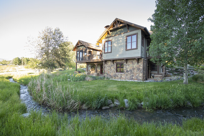 Building Photo - 1124 Heritage Dr