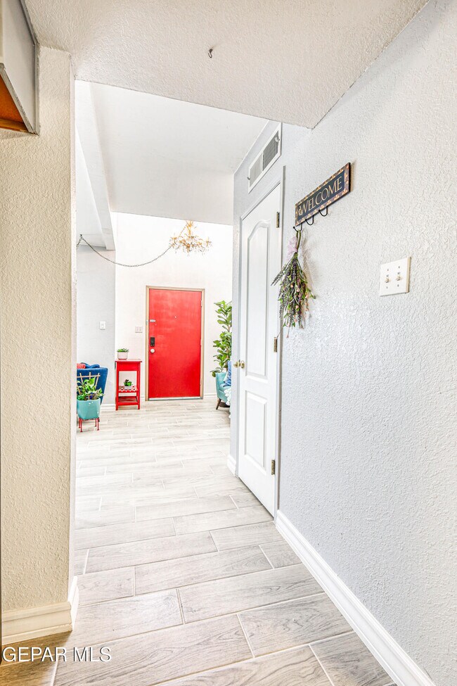 Building Photo - 7333 Golden Hawk Dr