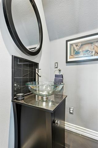 Building Photo - 1500 Pecos St