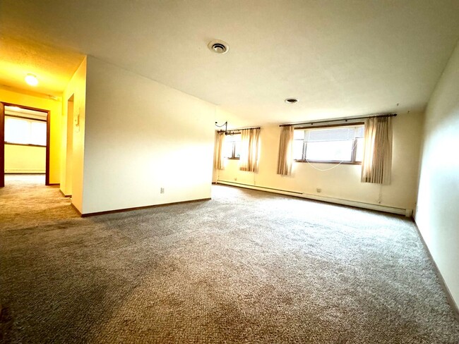 Building Photo - Cliffwood Apartments III