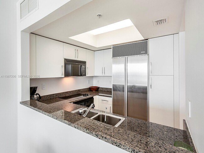 Building Photo - 1500 Ocean Dr