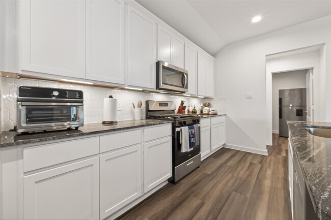 Building Photo - 31319 Kenswick Grove Ln