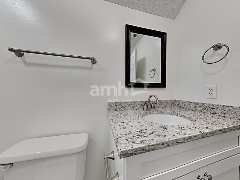 Building Photo - 3028 Crusades St