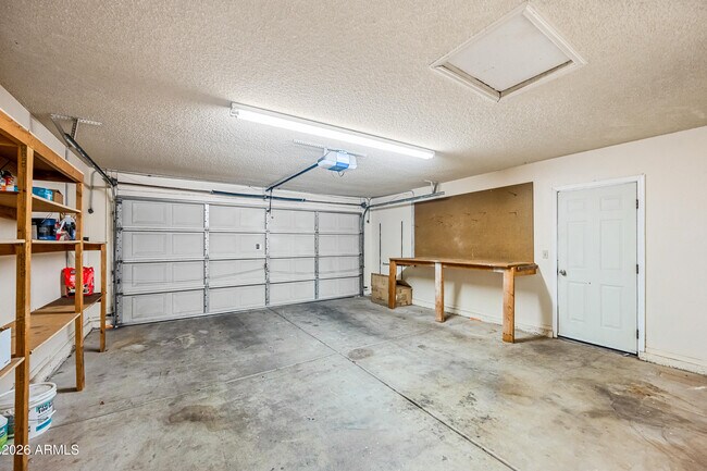Building Photo - 610 N Rosemont Cir