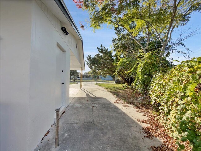 Building Photo - 941 Kathy St