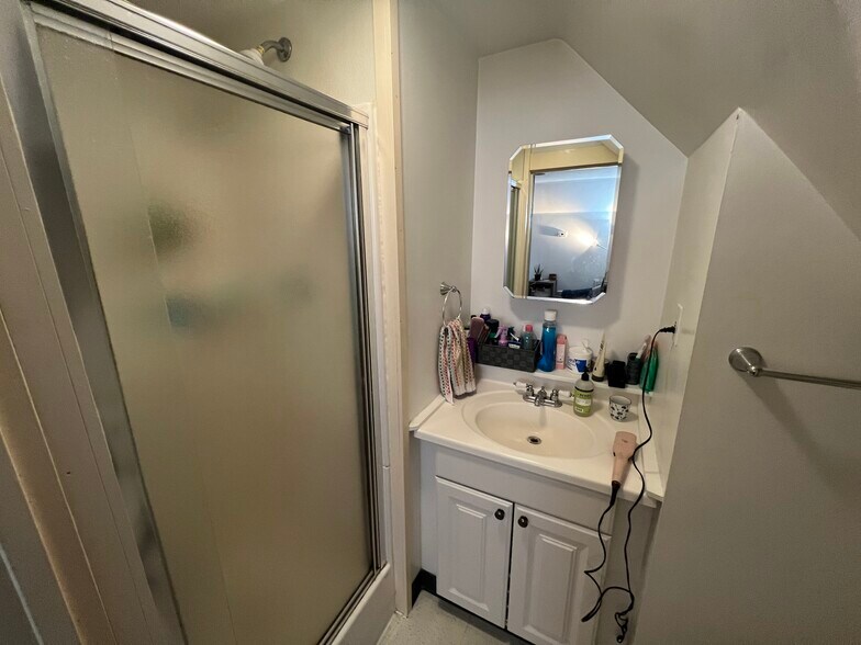 Building Photo - 7 Jay St