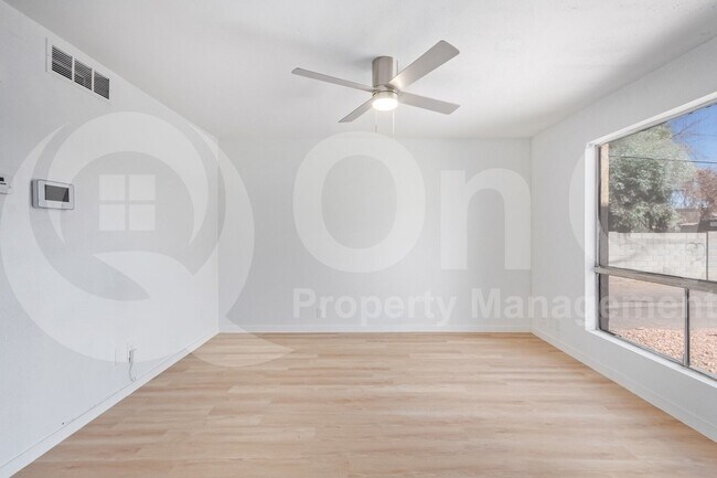 Building Photo - 3526 W Dunlap Ave