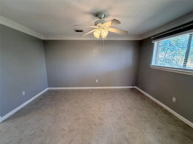 Building Photo - 1802 Oaklawn St