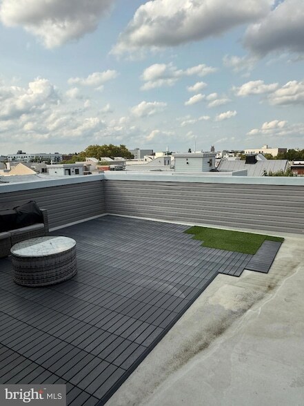 Building Photo - 1651 E Eyre St