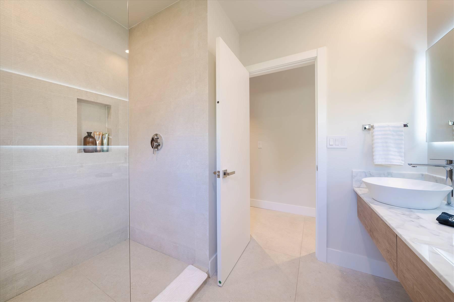 Building Photo - 7610 Bayside Ln