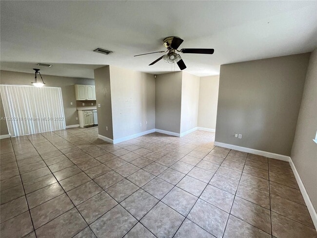 Building Photo - 222 SW 6th Ave