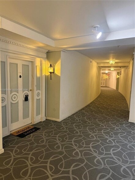 Building Photo - 5255 Collins Ave