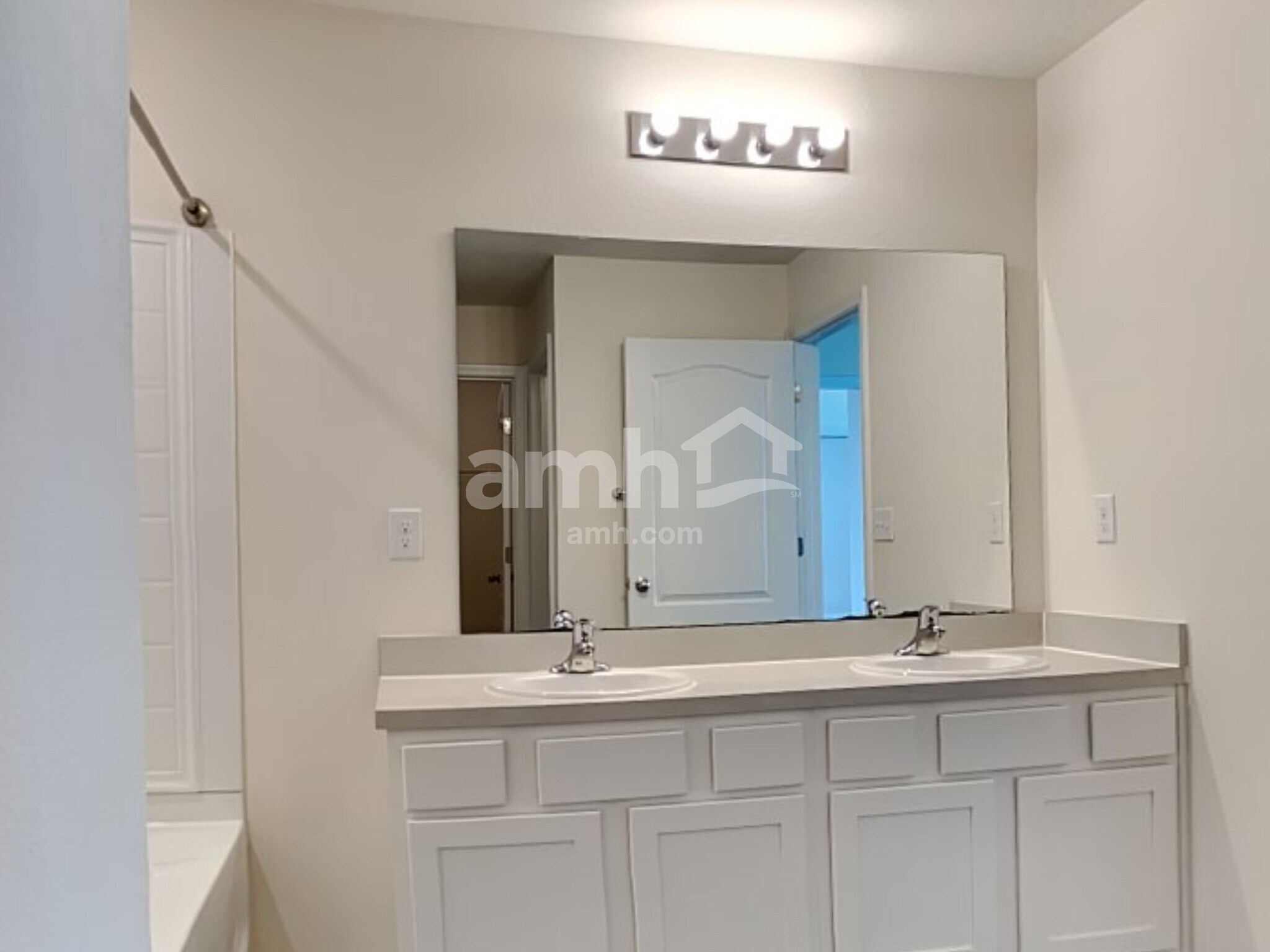 Building Photo - 3462 Lynn Ct