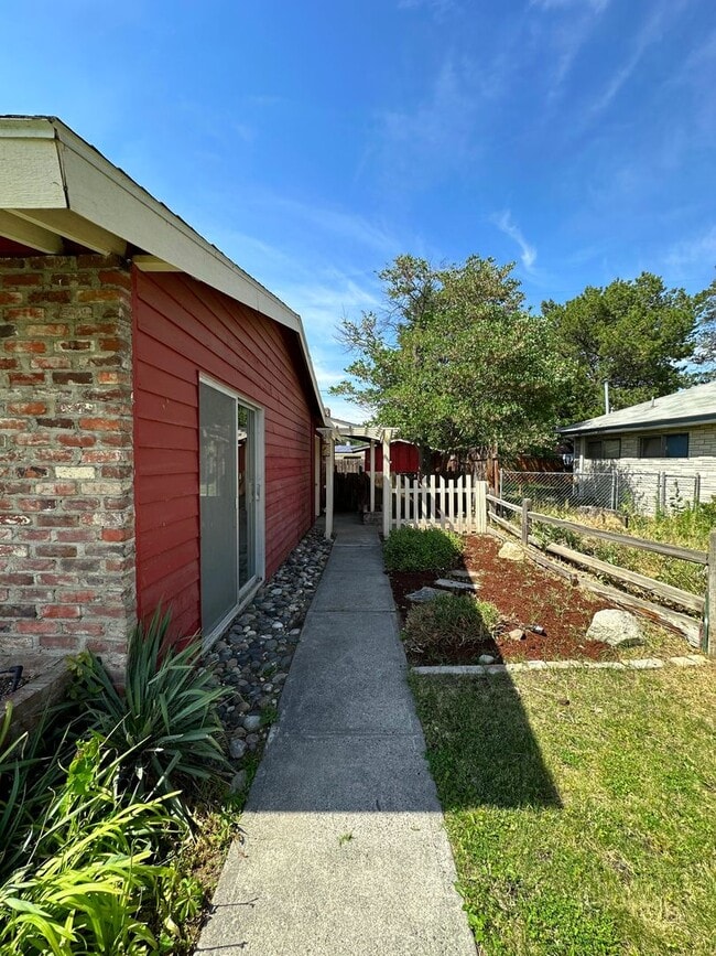 Building Photo - Cutest 3-Bedroom House with Covered Back Patio + Bonus Storage/Office!