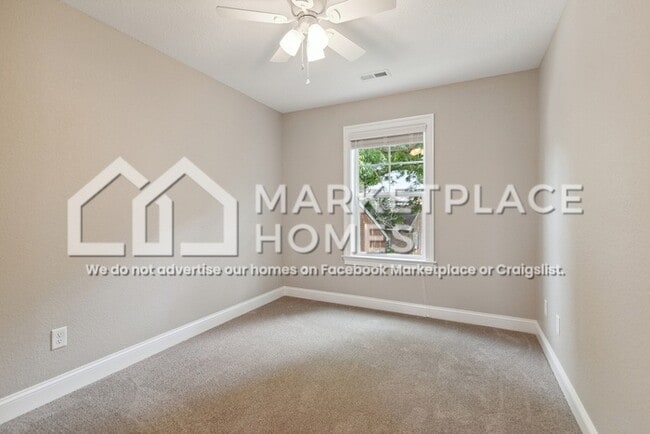 Building Photo - 542 Wilson St