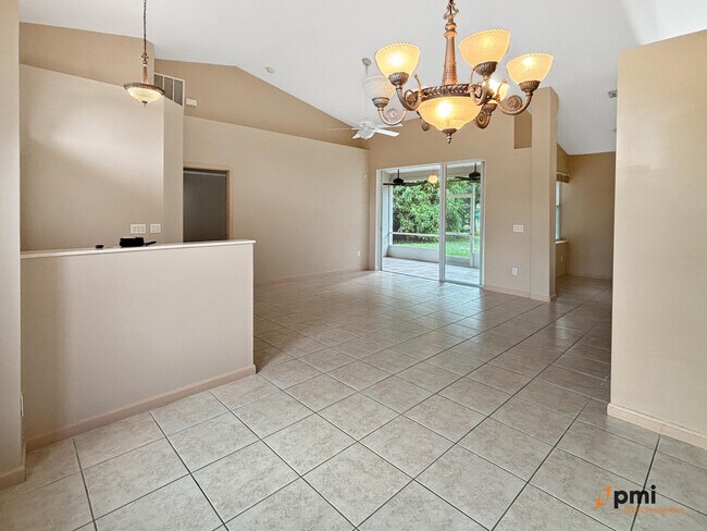 Building Photo - 2820 SE Melaleuca Blvd