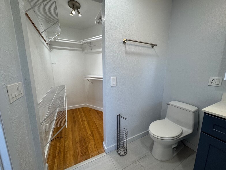 Building Photo - 1968 Manchester Rd