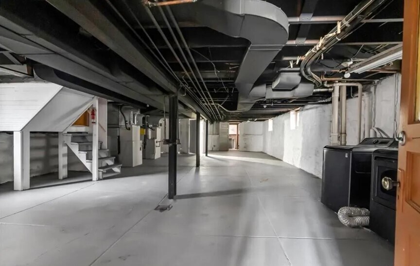 Building Photo - 5185 Goethe Ave