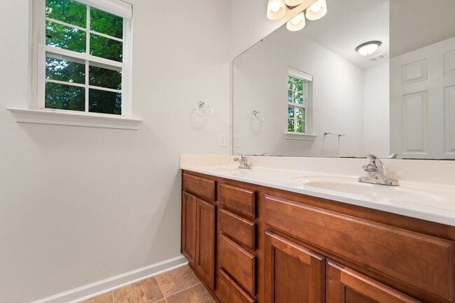 Building Photo - Duplex Rental Available in Garner – 4 Bed, 2.5 Bath with Garage & Private Backyard
