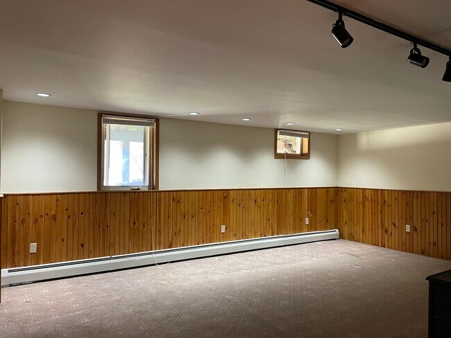 Building Photo - 129 Clinton Corners Rd