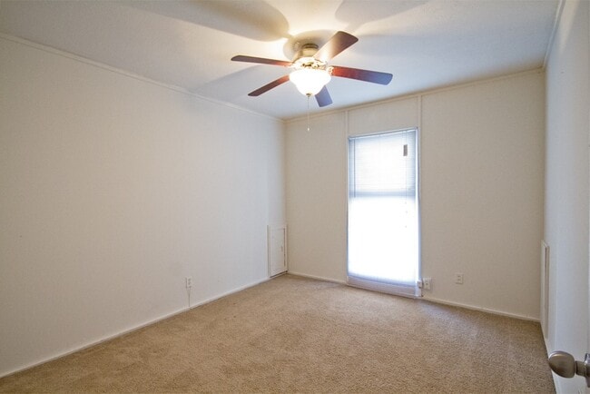 Building Photo - 1000 Heights Blvd