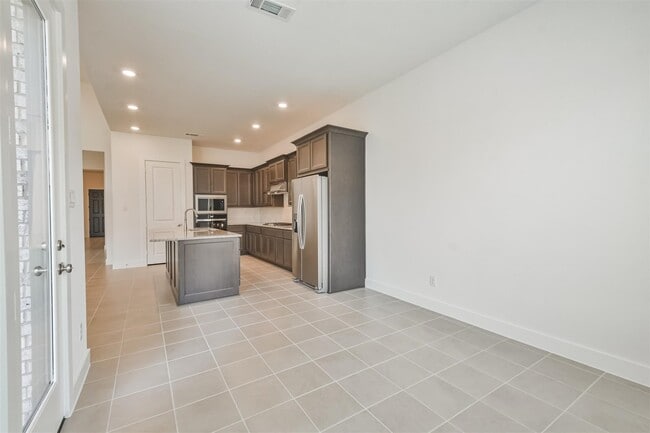 Building Photo - 7216 Stillmeadow Grv Dr