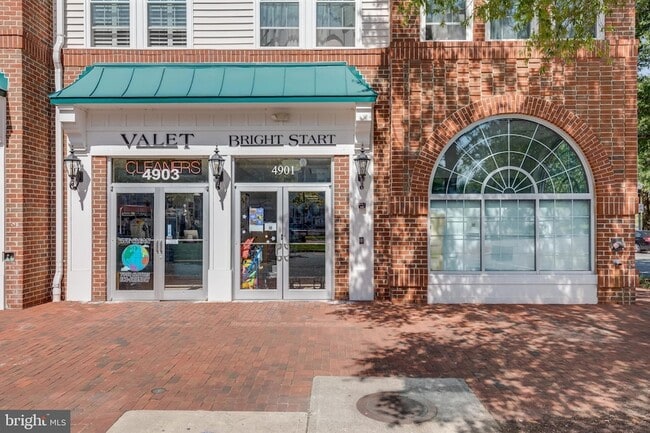 Building Photo - 5108 English Terrace