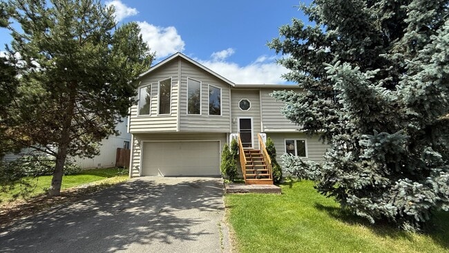 Primary Photo - East Anchorage 3 Bed/2 Bath House - Fresh ...