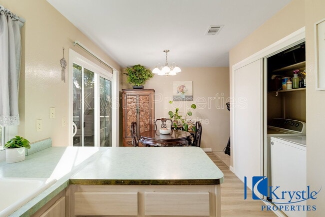 Building Photo - 138 Warwick Dr