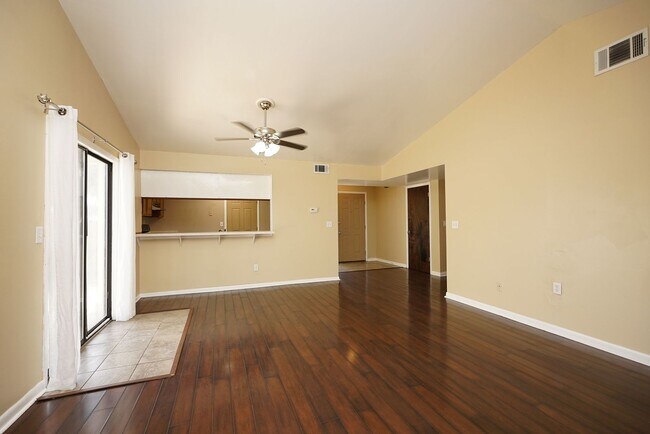 Building Photo - 104 Cedar Ridge Way
