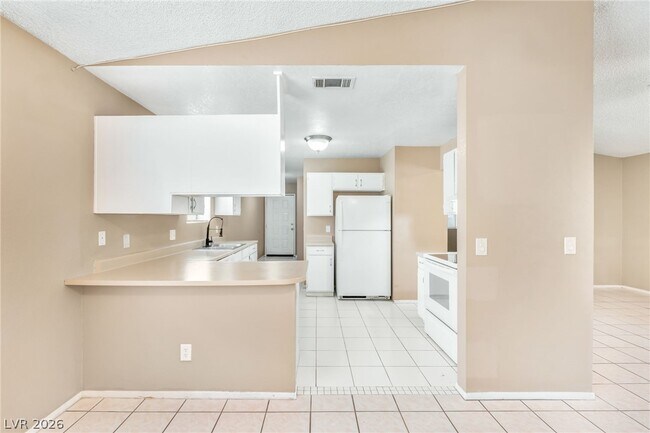 Building Photo - 4465 Halbert Ave