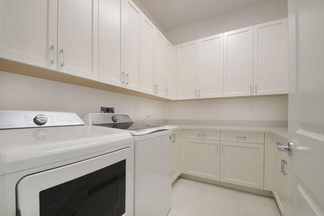 Building Photo - 12832 Veneto Springs Dr