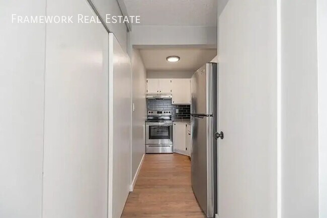 Building Photo - 1509 3rd Ave