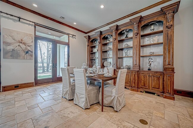 Building Photo - 3 Congressional Cir