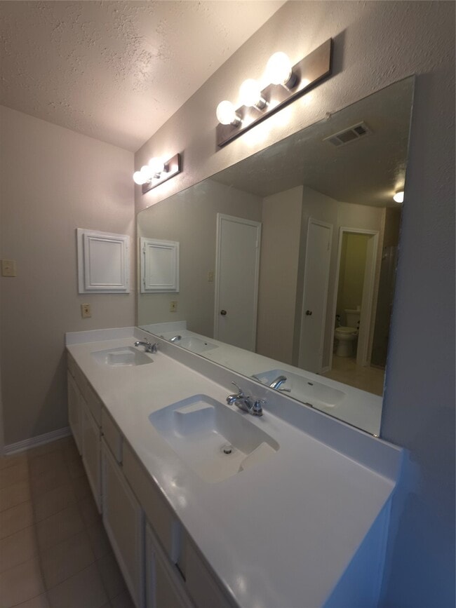 Building Photo - 12830 Careywood Dr