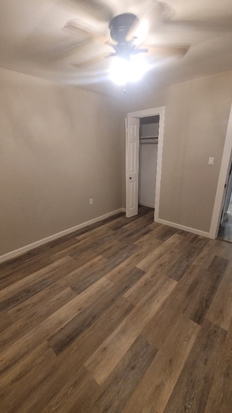 Building Photo - 206 W Chester St