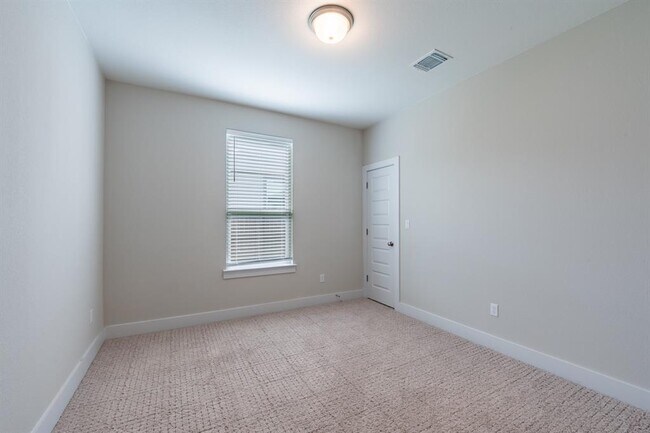 Building Photo - 1012 Heartleaf Dr
