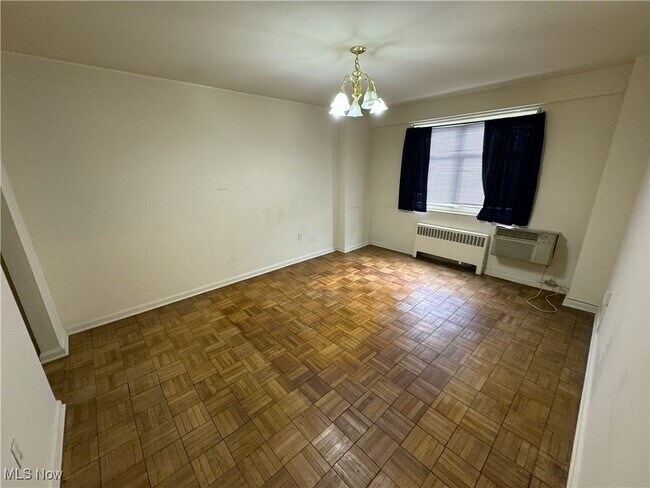 Building Photo - 11820 Edgewater Dr