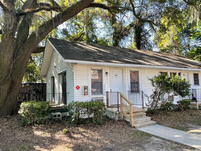 Primary Photo - 1BED/1BA Duplex