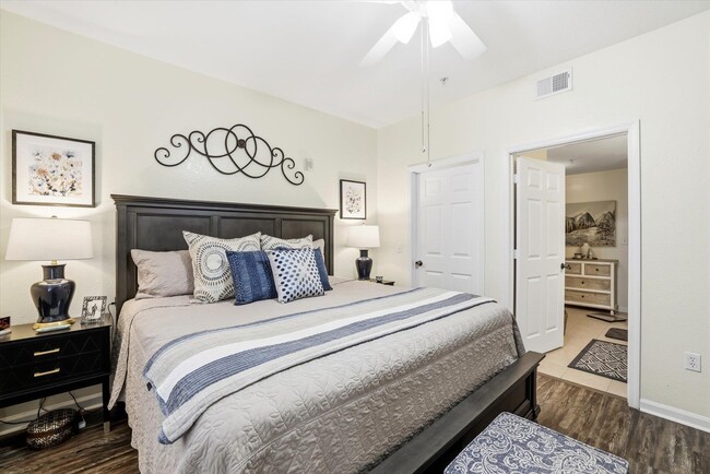 Building Photo - 2801 Chancellorsville Dr