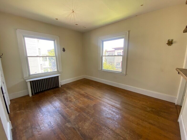 Building Photo - 61 Montebello Rd